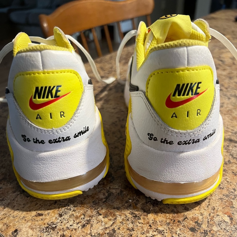 Womens Nike sneakers, go the extra smile